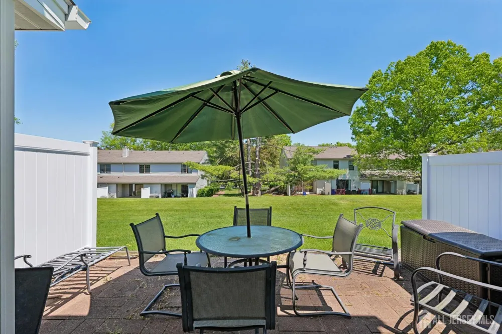 79-79 chelsea Court Franklin, NJ 08873
