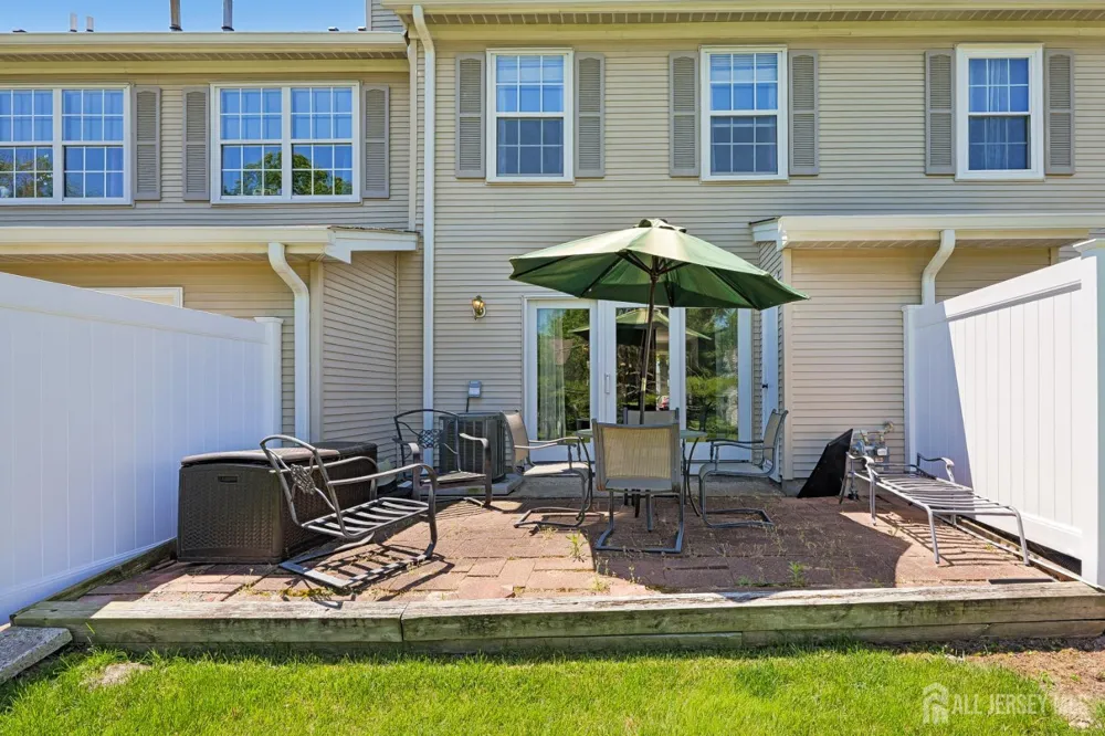 79-79 chelsea Court Franklin, NJ 08873