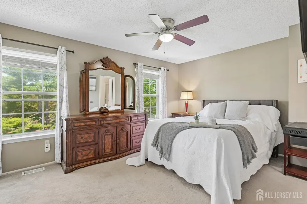 79-79 chelsea Court Franklin, NJ 08873