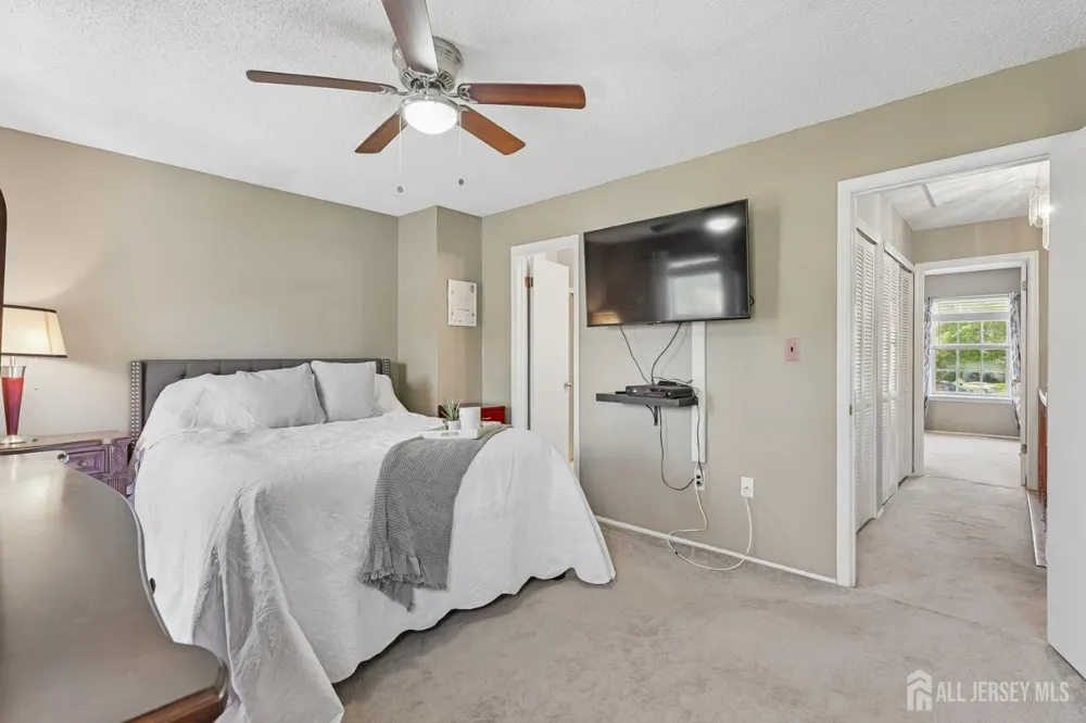79-79 chelsea Court Franklin, NJ 08873