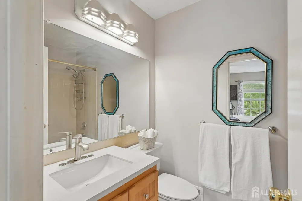 79-79 chelsea Court Franklin, NJ 08873