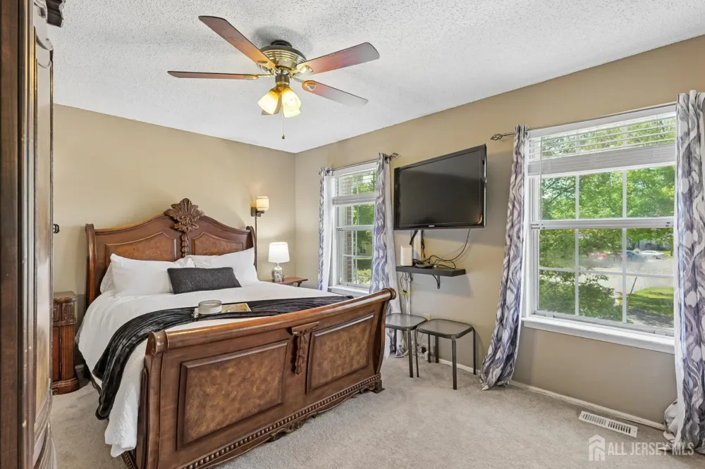 79-79 chelsea Court Franklin, NJ 08873