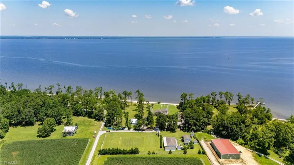 2391 Temples Point Road Havelock, NC 28532