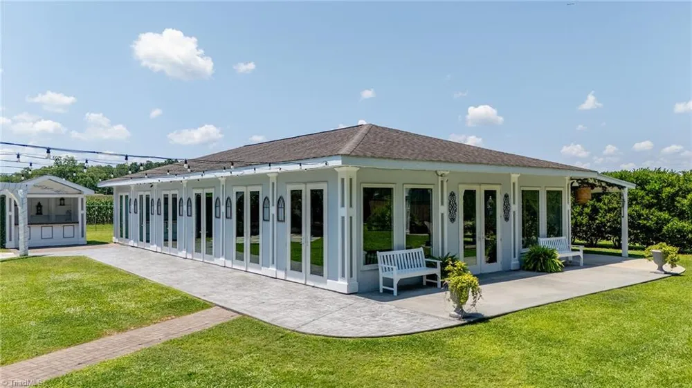 2391 Temples Point Road Havelock, NC 28532
