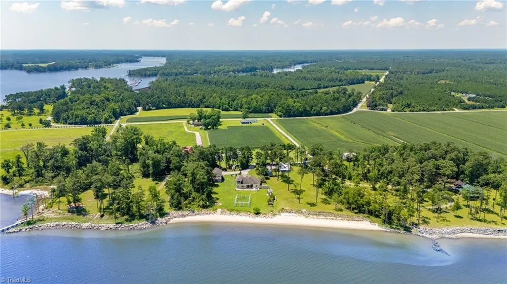 2391 Temples Point Road Havelock, NC 28532