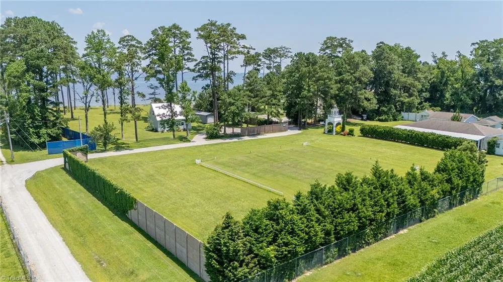 2391 Temples Point Road Havelock, NC 28532