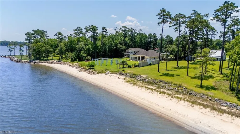 2391 Temples Point Road Havelock, NC 28532