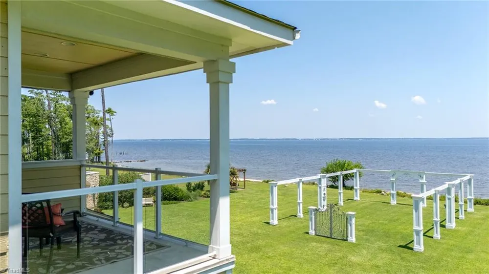 2391 Temples Point Road Havelock, NC 28532