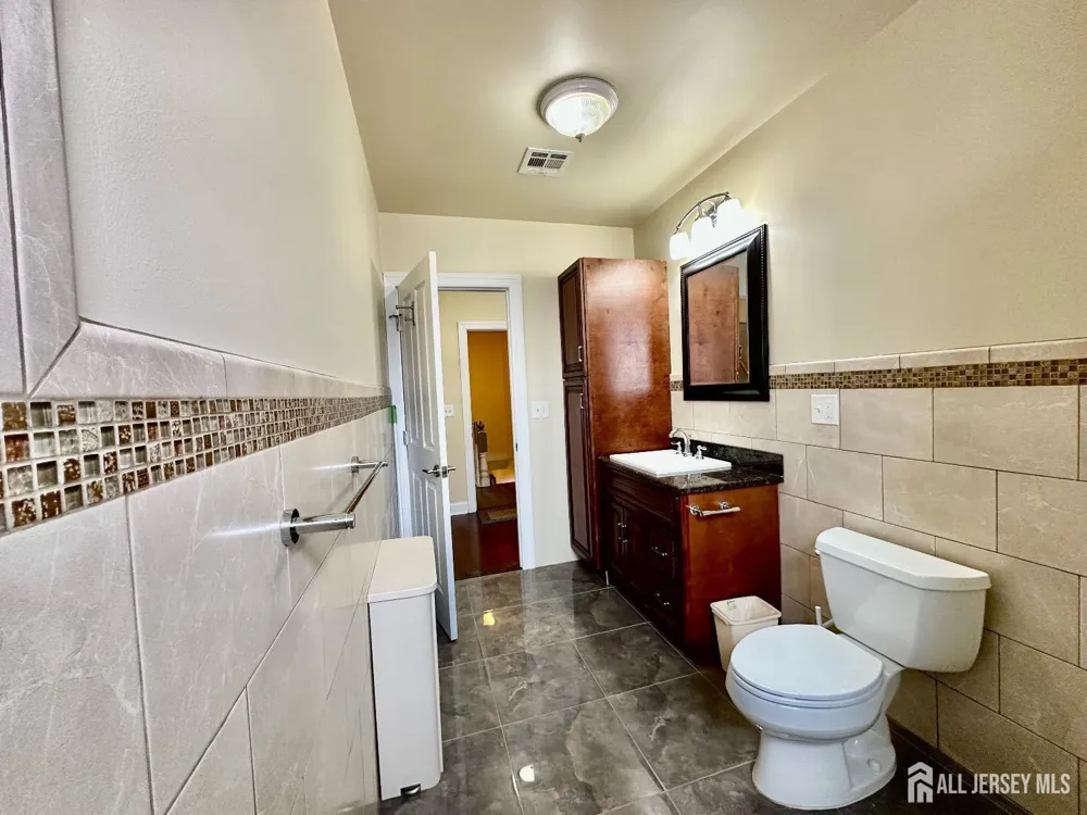 66 Atlantic Street Carteret, NJ 07008