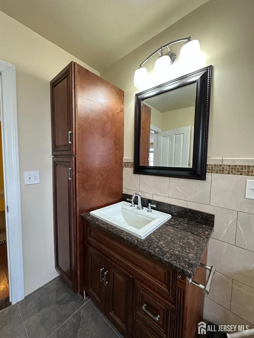 66 Atlantic Street Carteret, NJ 07008