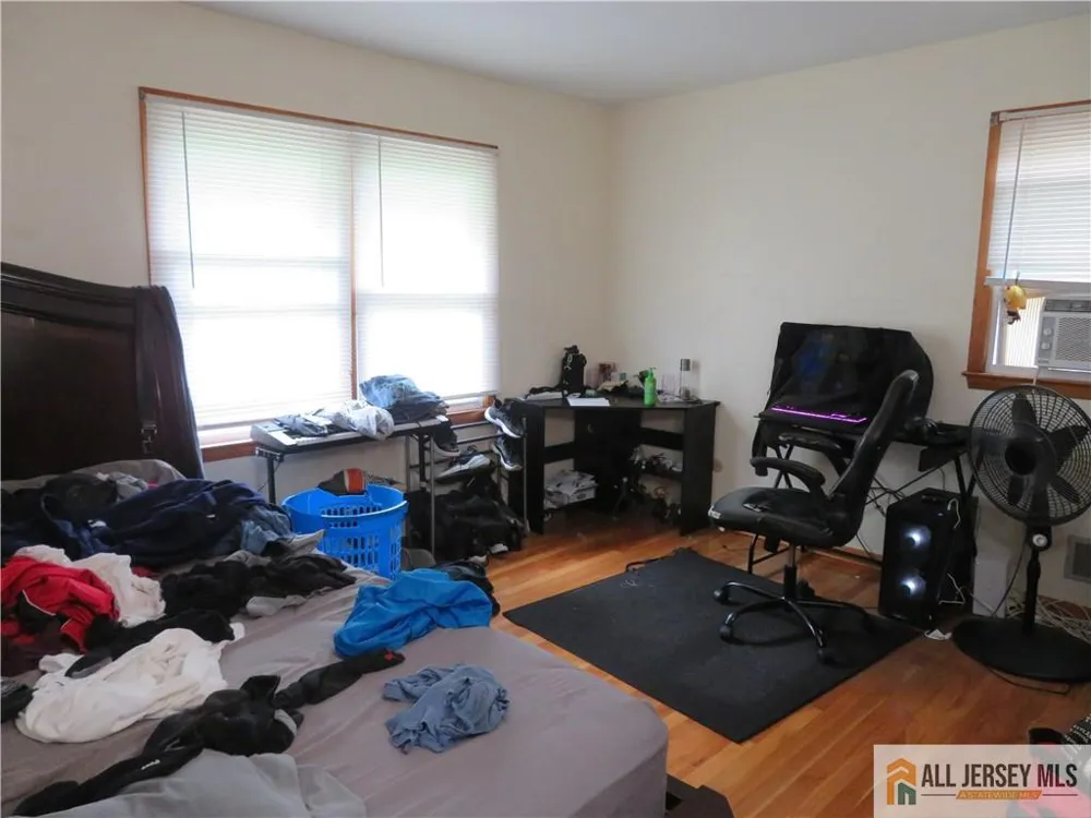 78 6th Avenue Port Reading, NJ 07064