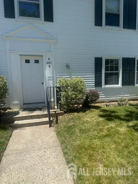 487 Somerset Lane #B