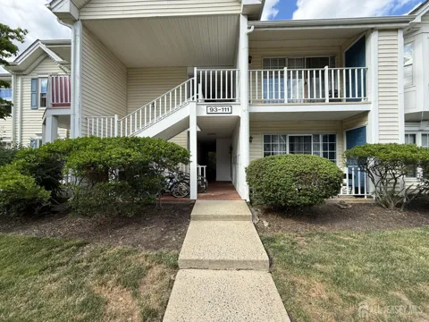 95 Sapphire Lane