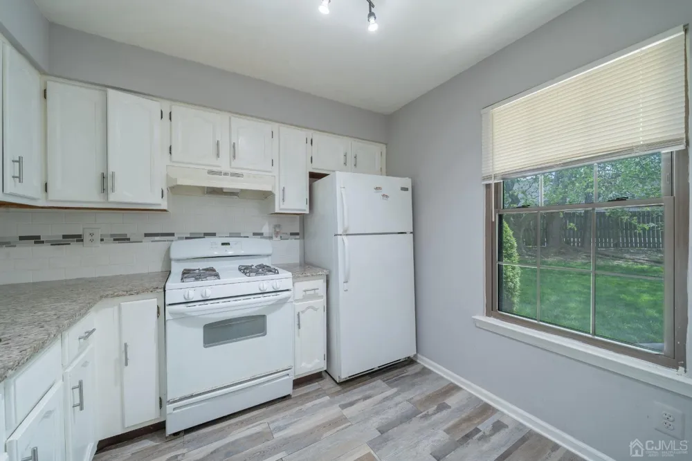 1612 Woodbridge Commons Way Iselin, NJ 08830