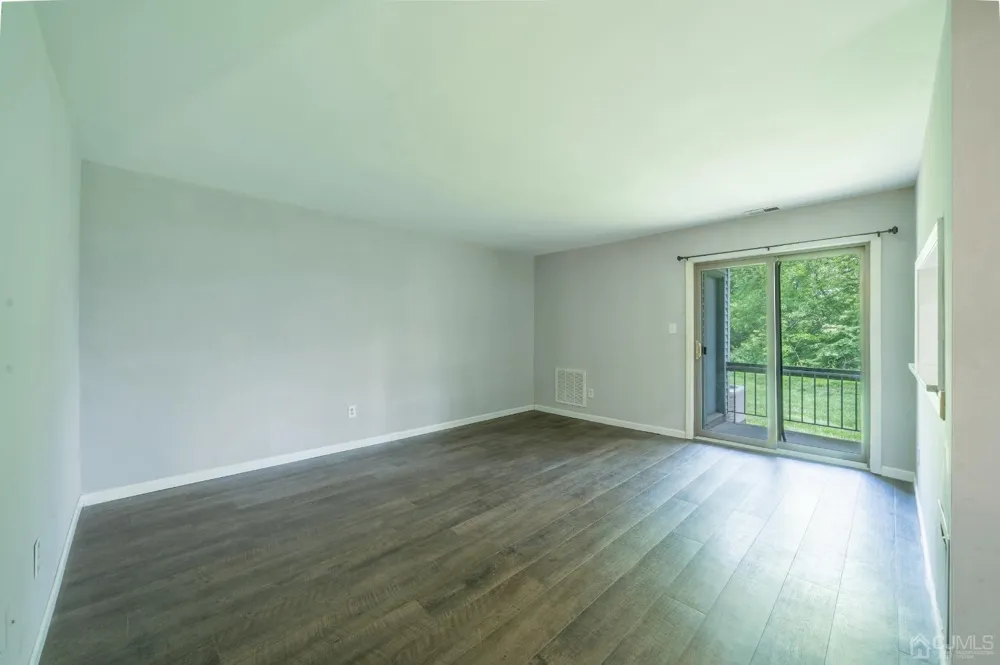 1612 Woodbridge Commons Way Iselin, NJ 08830