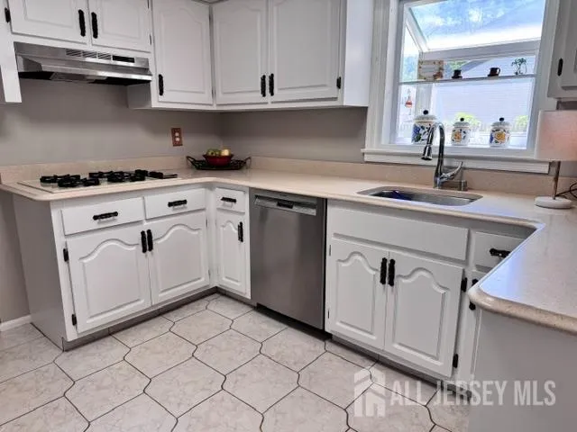 20 Tracey Drive Milltown, NJ 08850