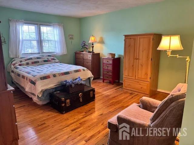 20 Tracey Drive Milltown, NJ 08850