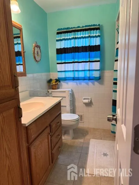 20 Tracey Drive Milltown, NJ 08850