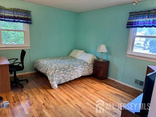 20 Tracey Drive Milltown, NJ 08850
