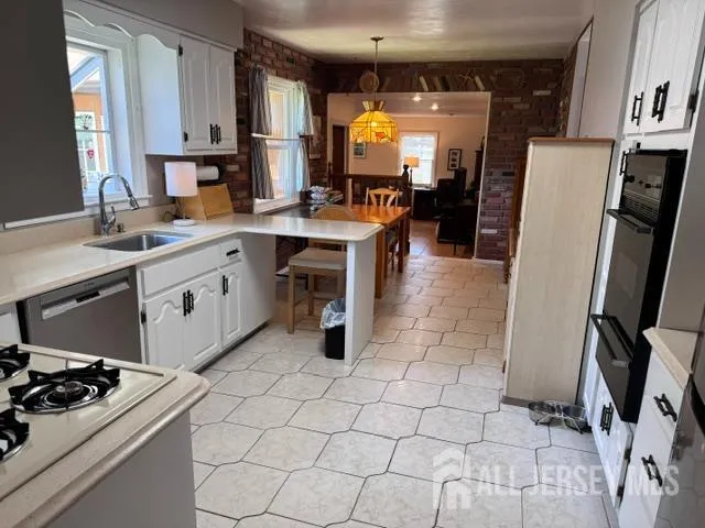 20 Tracey Drive Milltown, NJ 08850