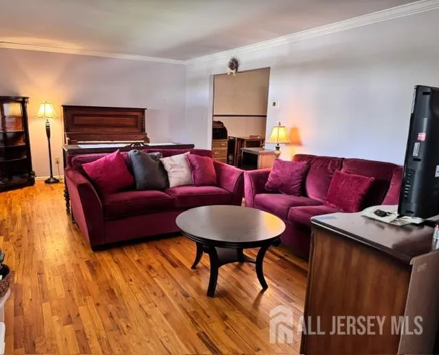 20 Tracey Drive Milltown, NJ 08850