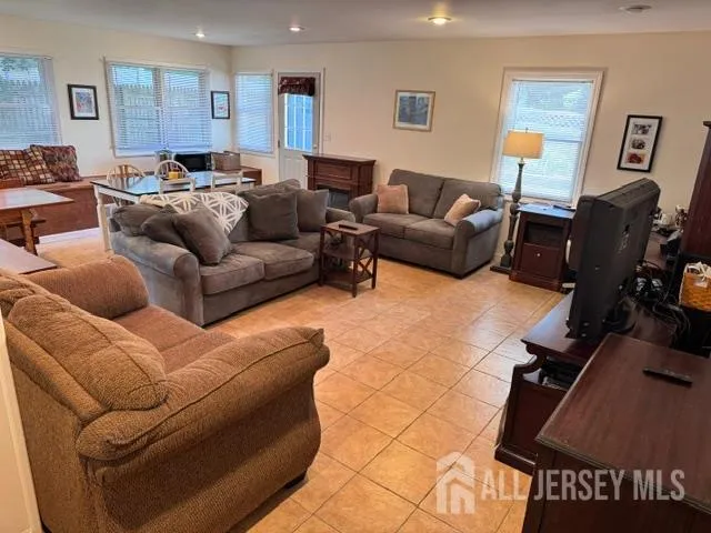 20 Tracey Drive Milltown, NJ 08850