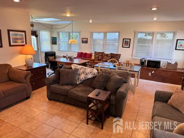 20 Tracey Drive Milltown, NJ 08850