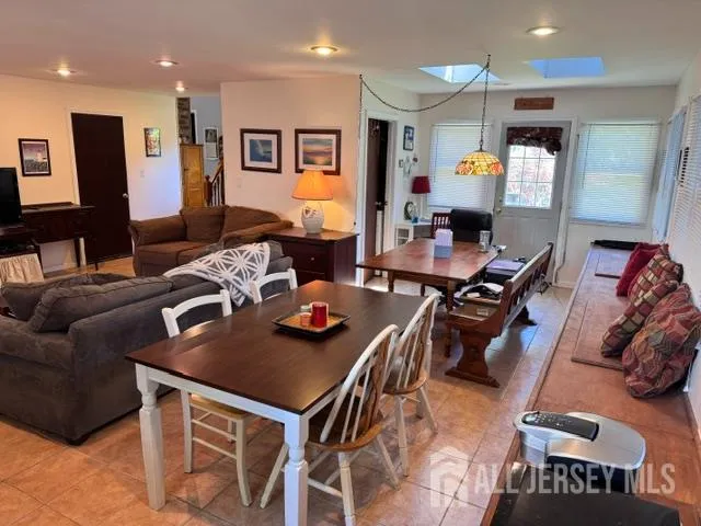 20 Tracey Drive Milltown, NJ 08850