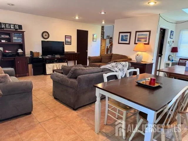 20 Tracey Drive Milltown, NJ 08850