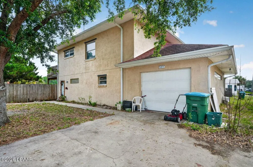 124 Randle Avenue Oak Hill, FL 32759