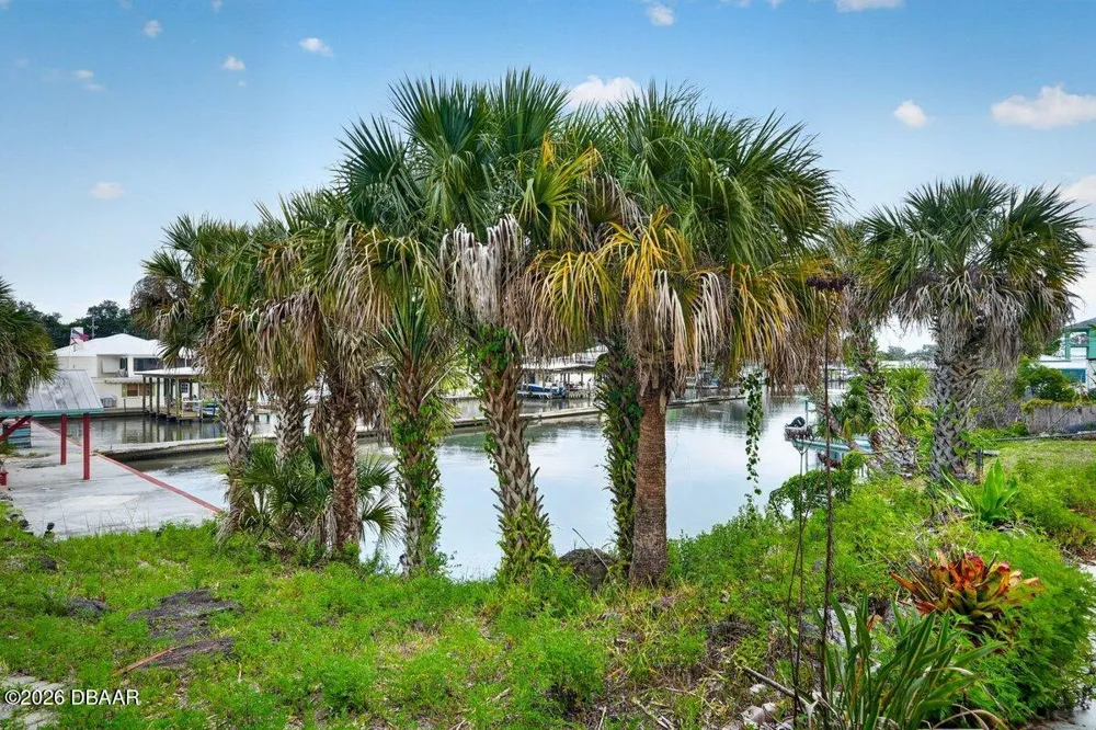 124 Randle Avenue Oak Hill, FL 32759