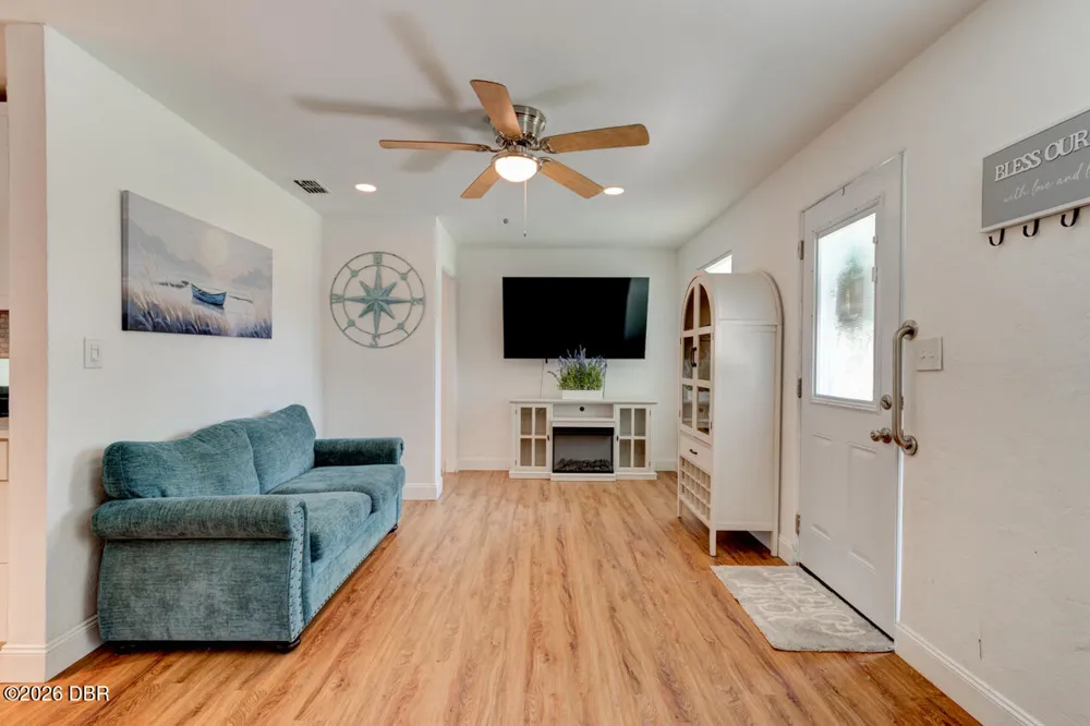 537 Blake Road South Daytona, FL 32119