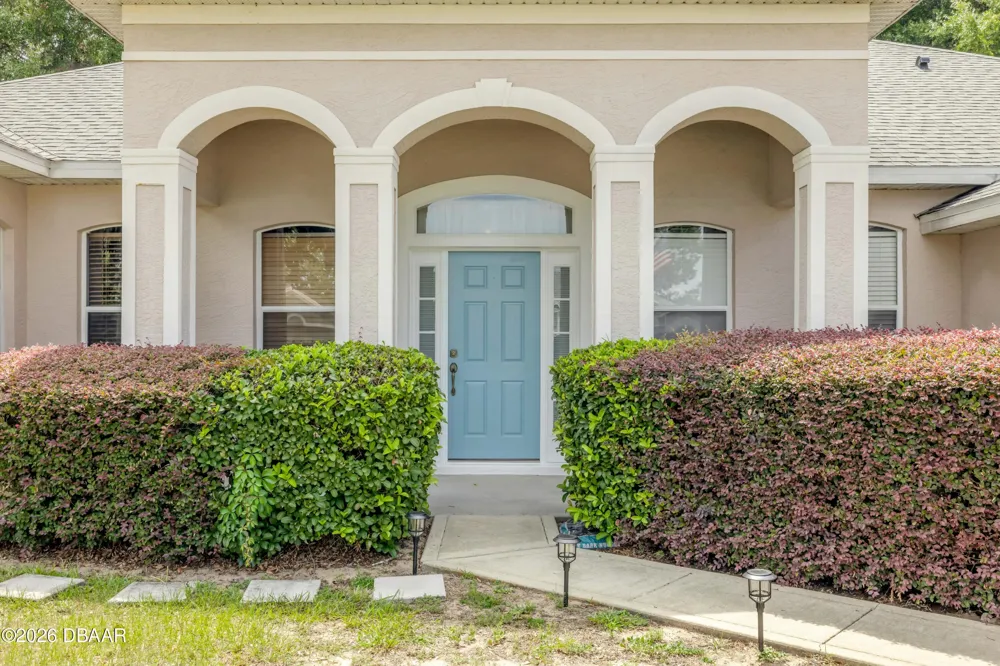 36624 Grand Island Oaks Circle Grand Island, FL 32735