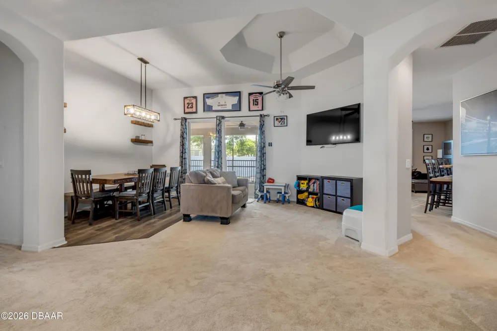 36624 Grand Island Oaks Circle Grand Island, FL 32735