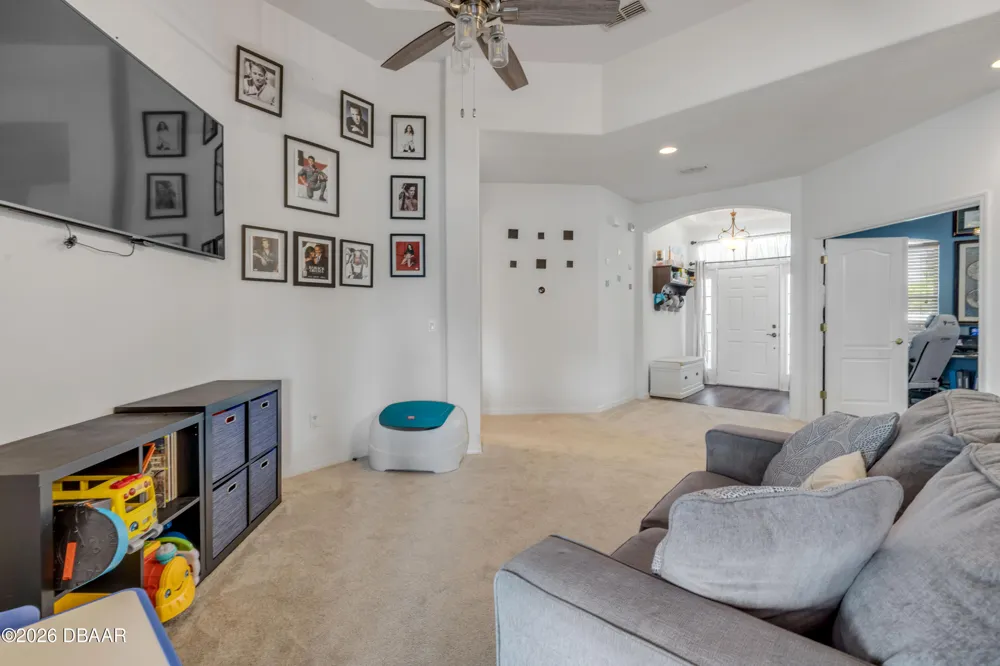 36624 Grand Island Oaks Circle Grand Island, FL 32735