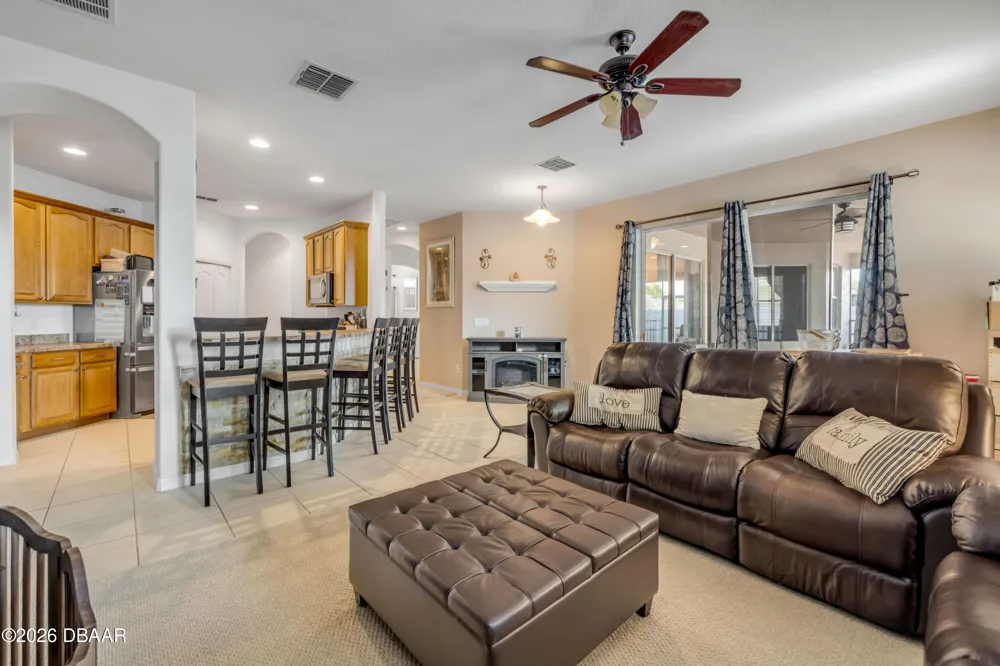 36624 Grand Island Oaks Circle Grand Island, FL 32735
