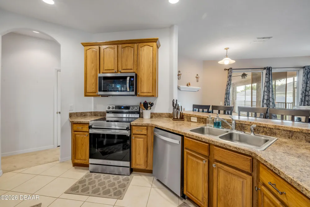 36624 Grand Island Oaks Circle Grand Island, FL 32735