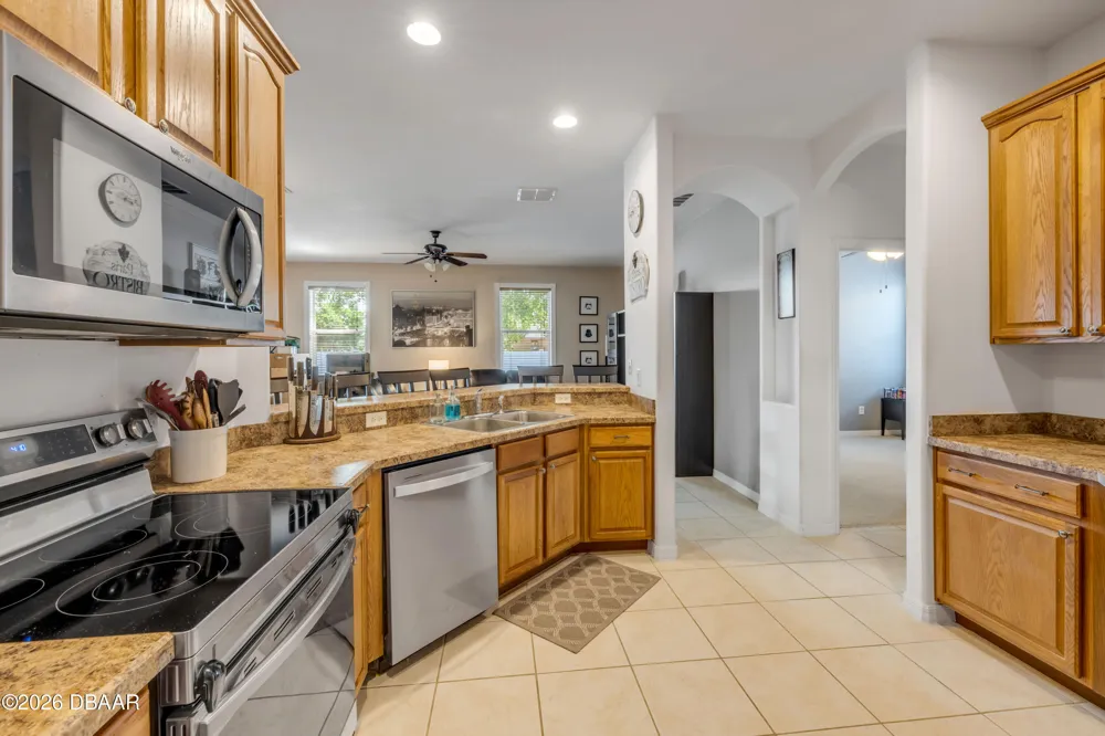 36624 Grand Island Oaks Circle Grand Island, FL 32735