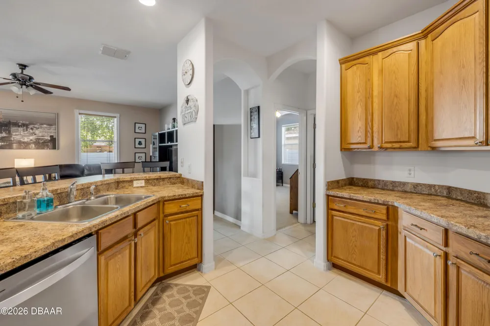 36624 Grand Island Oaks Circle Grand Island, FL 32735