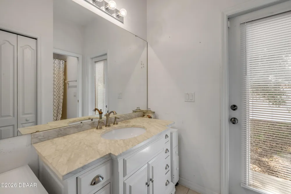 36624 Grand Island Oaks Circle Grand Island, FL 32735