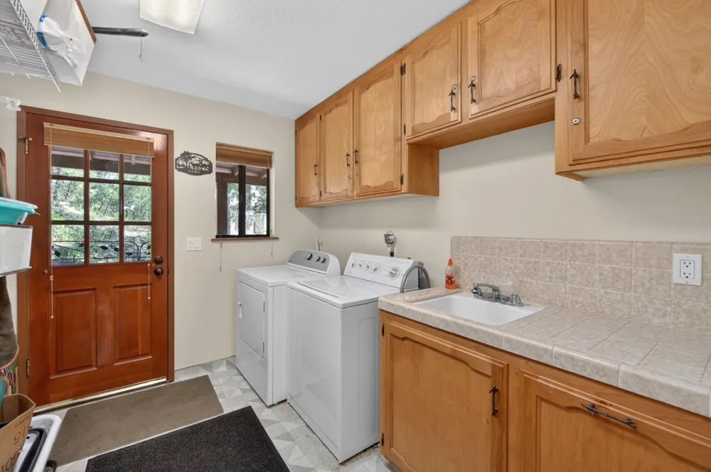 41962 Saddleback Road Shaver Lake, CA 93664