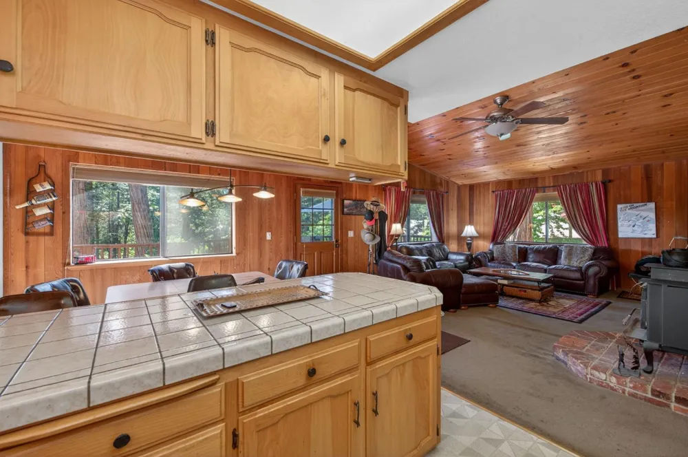 41962 Saddleback Road Shaver Lake, CA 93664