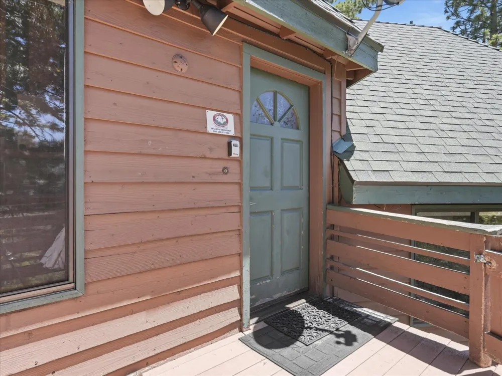 7273 Yosemite Park Way Yosemite West, CA 95389