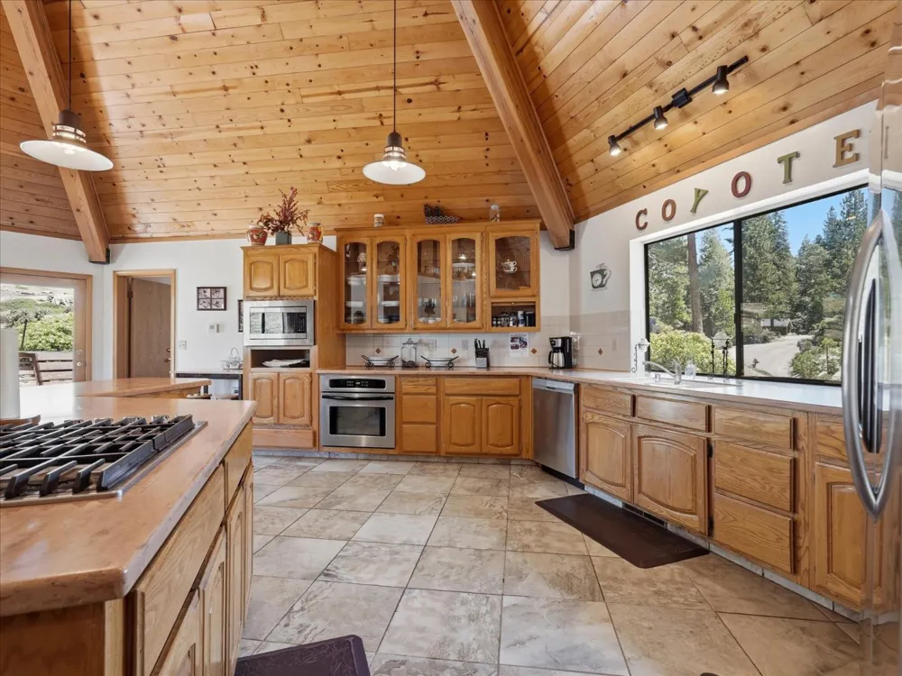 7273 Yosemite Park Way Yosemite West, CA 95389