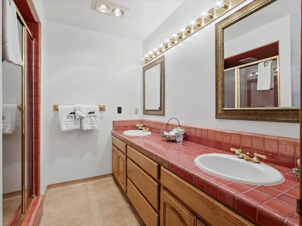 7273 Yosemite Park Way Yosemite West, CA 95389