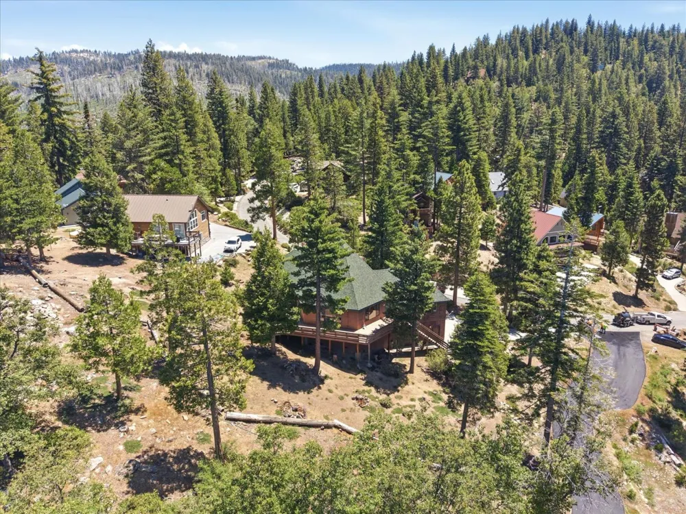 7273 Yosemite Park Way Yosemite West, CA 95389