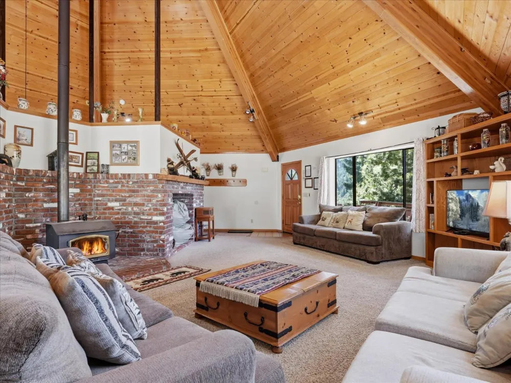 7273 Yosemite Park Way Yosemite West, CA 95389