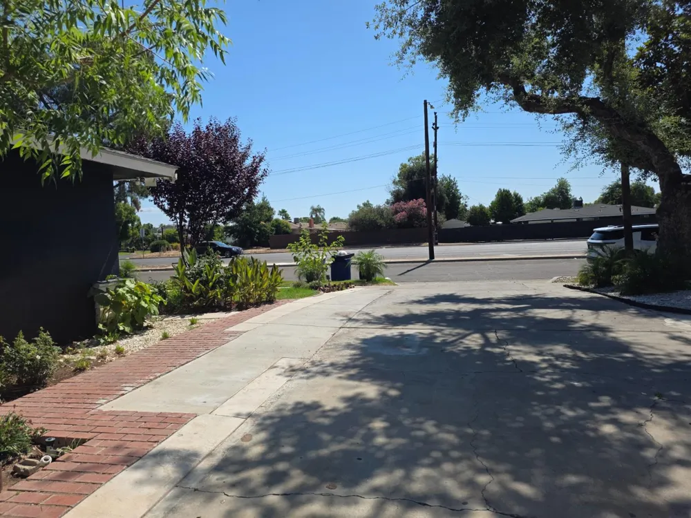 4857 West Avenue Fresno, CA 93705