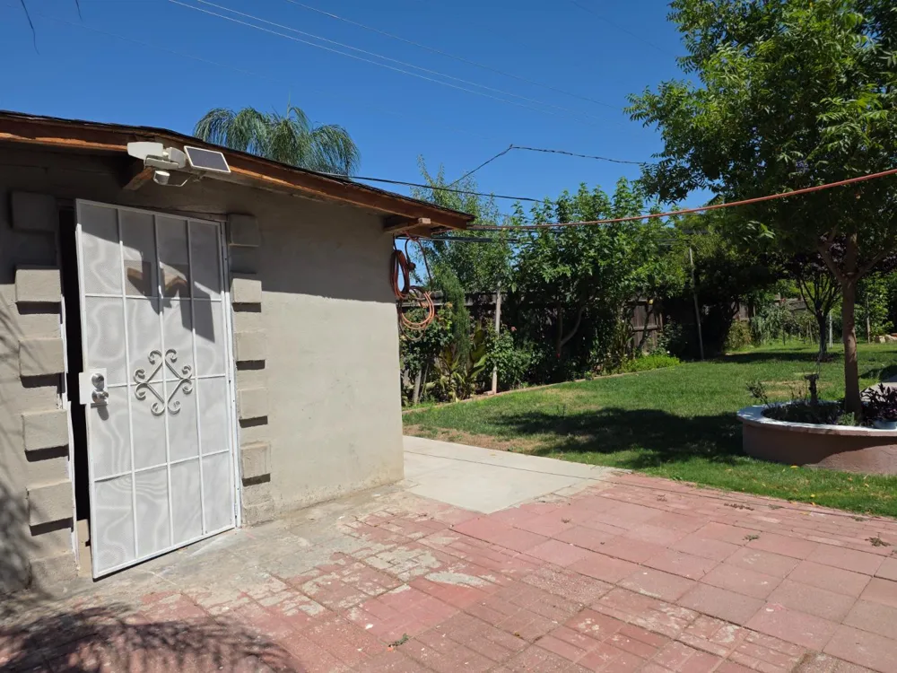 4857 West Avenue Fresno, CA 93705