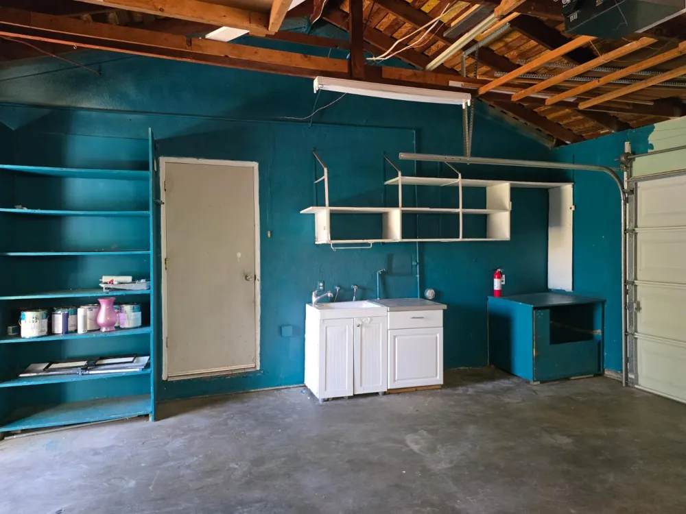 4857 West Avenue Fresno, CA 93705